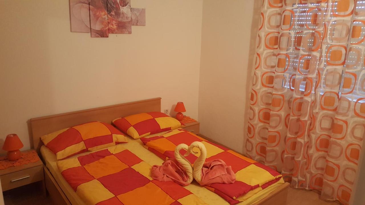 Apartments Jannine Biograd Na Moru Bagian luar foto