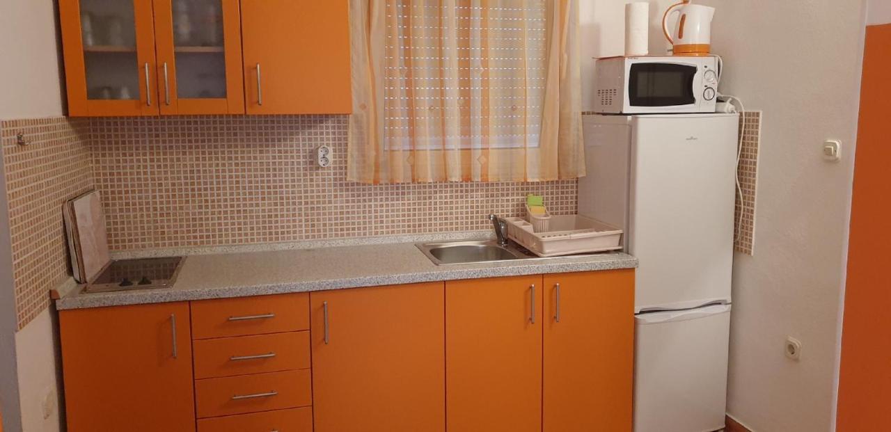 Apartments Jannine Biograd Na Moru Bagian luar foto