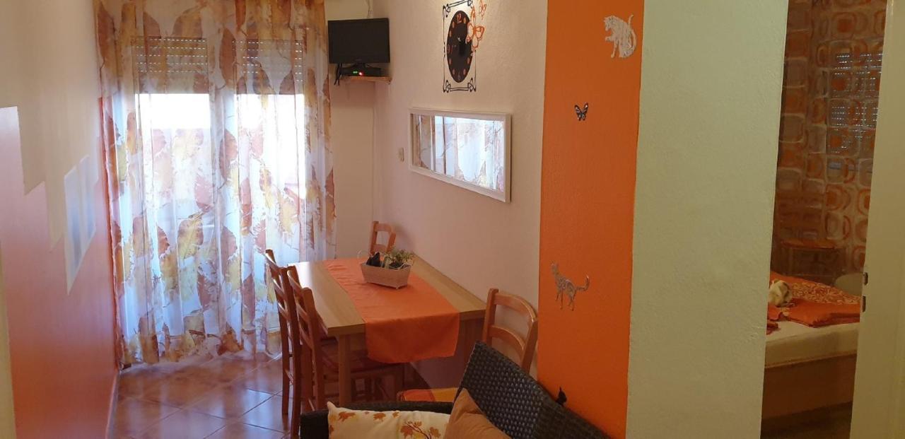 Apartments Jannine Biograd Na Moru Bagian luar foto