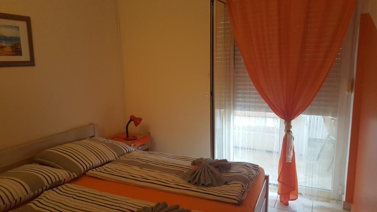 Apartments Jannine Biograd Na Moru Bagian luar foto