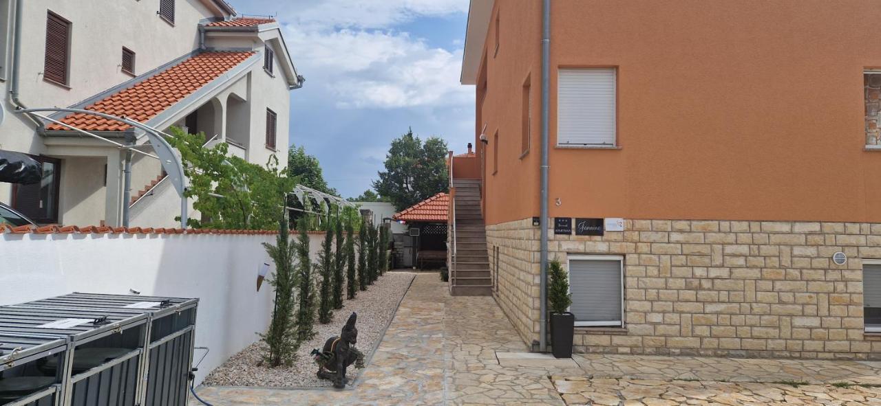 Apartments Jannine Biograd Na Moru Bagian luar foto