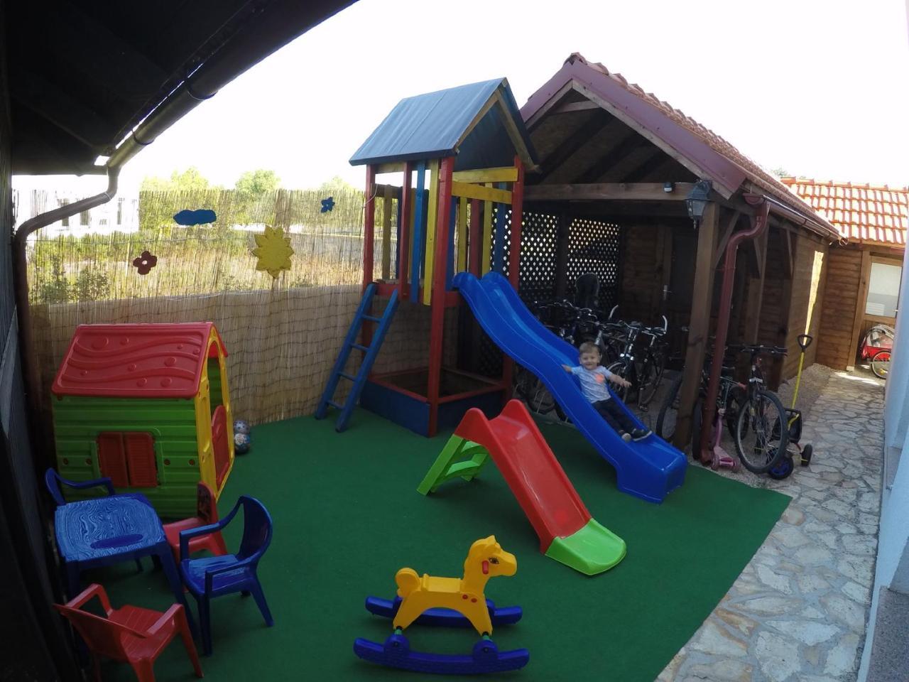 Apartments Jannine Biograd Na Moru Bagian luar foto