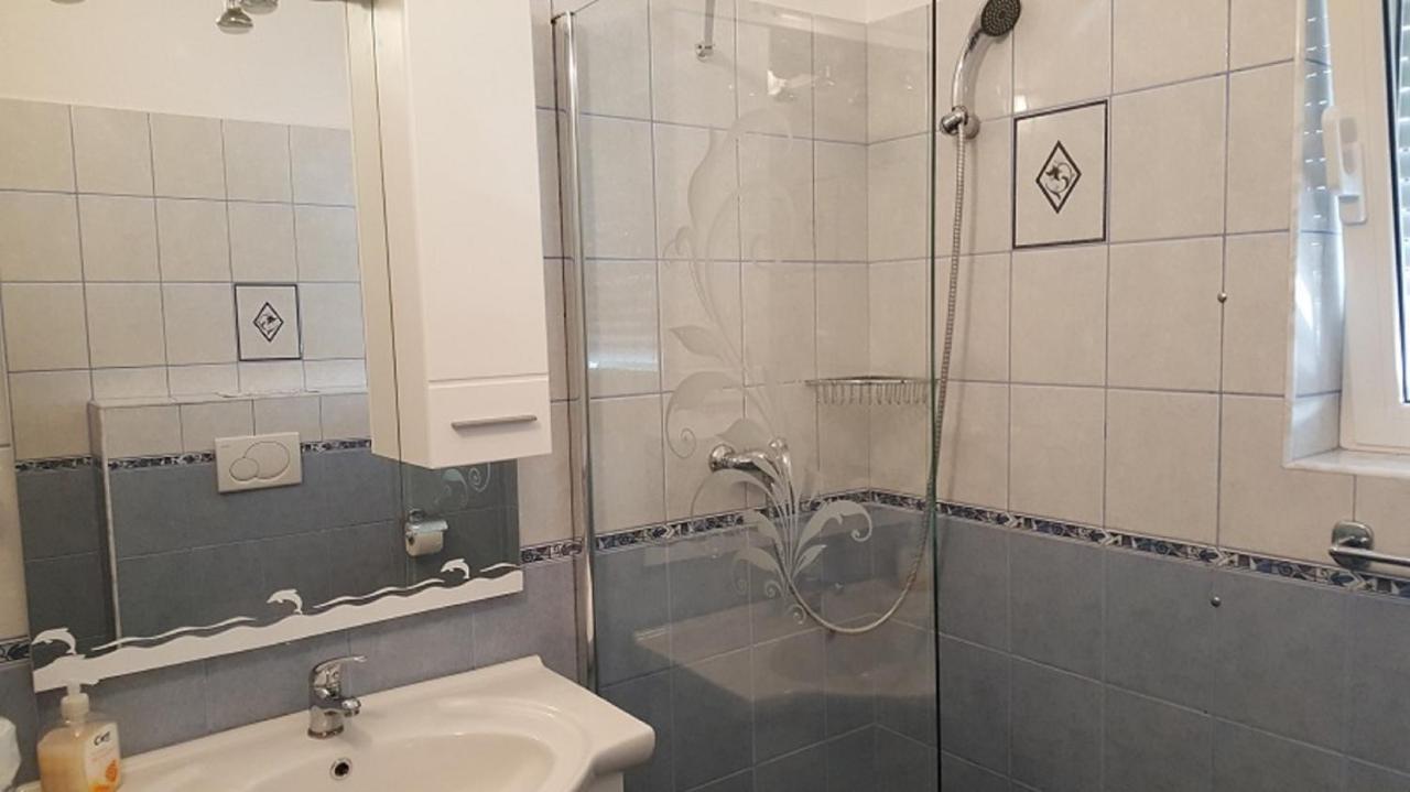 Apartments Jannine Biograd Na Moru Bagian luar foto