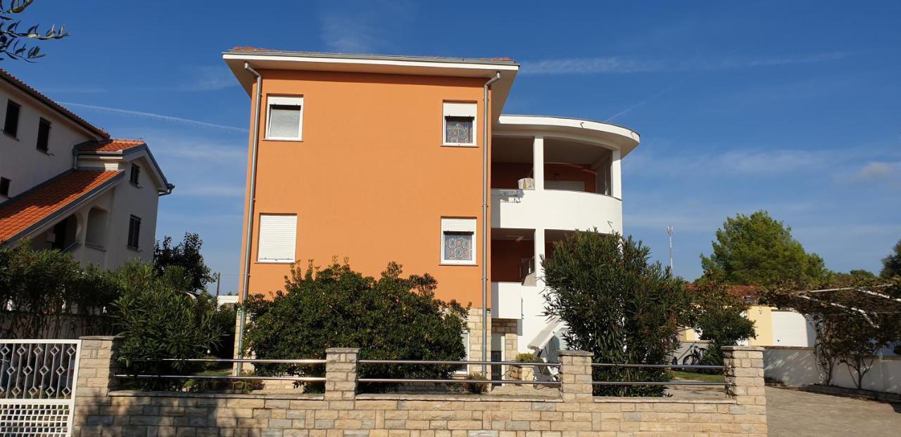 Apartments Jannine Biograd Na Moru Bagian luar foto