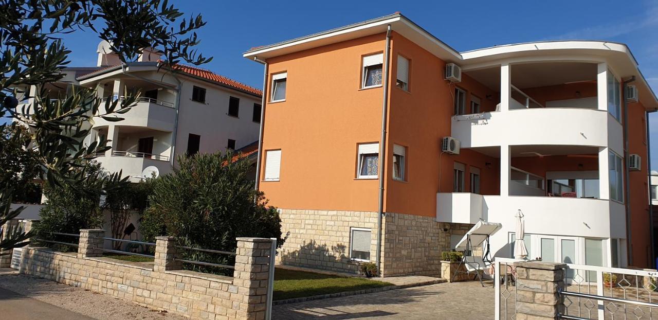Apartments Jannine Biograd Na Moru Bagian luar foto